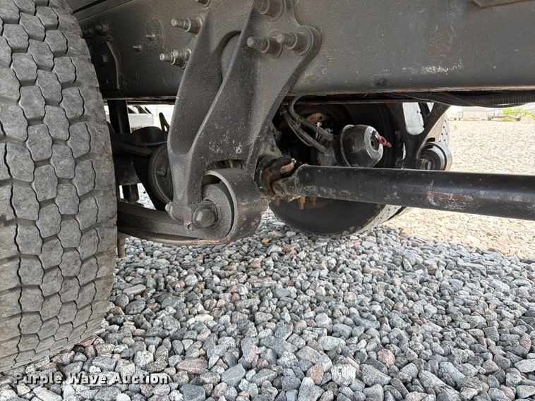 image for item YA4073 2019 International 4300 box truck