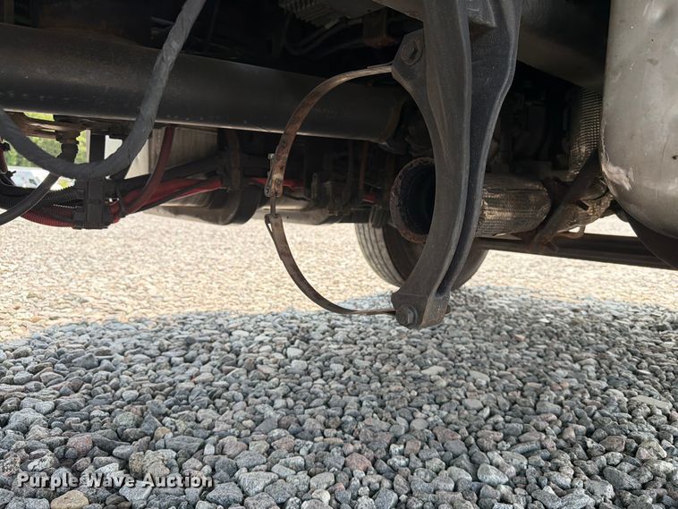 image for item YA4073 2019 International 4300 box truck