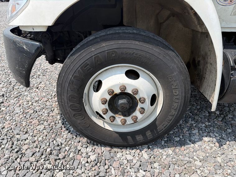 image for item YA4073 2019 International 4300 box truck