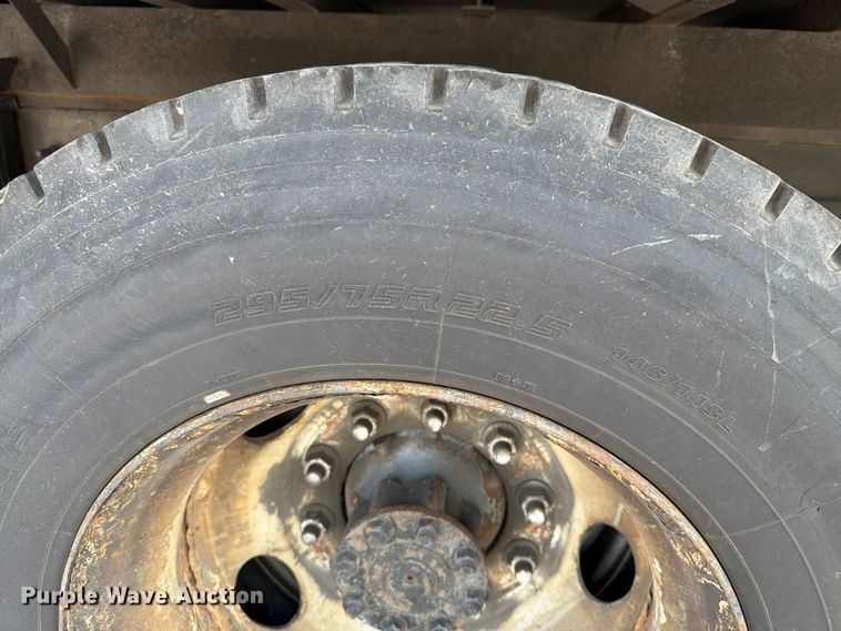 image for item YA4073 2019 International 4300 box truck