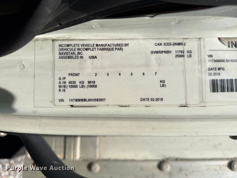 image for item YA4073 2019 International 4300 box truck