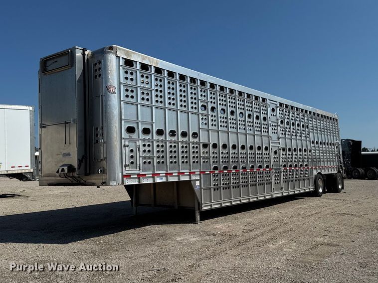 2025 EBY Bull Ride livestock trailer