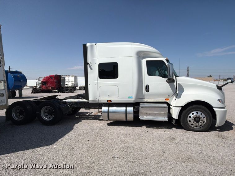 image for item YA4162 2019 International LT625 semi truck