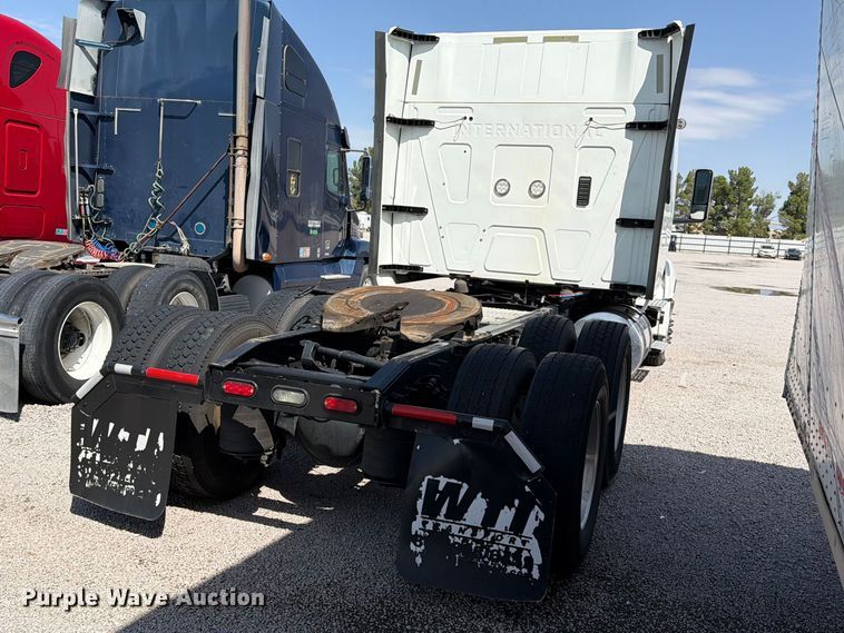 image for item YA4162 2019 International LT625 semi truck