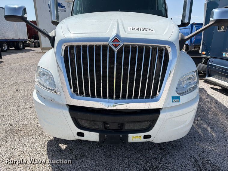 image for item YA4162 2019 International LT625 semi truck