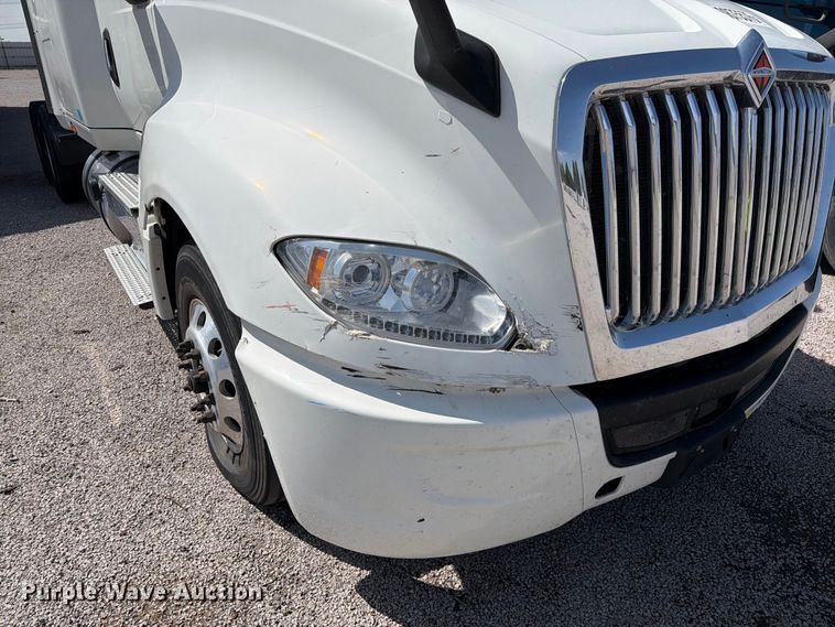 image for item YA4162 2019 International LT625 semi truck