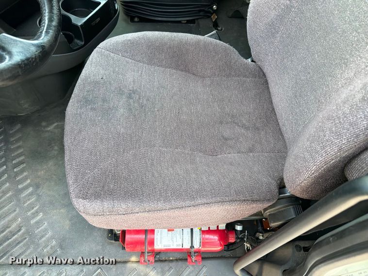 image for item YA4162 2019 International LT625 semi truck