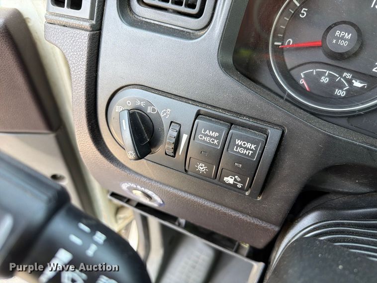 image for item YA4162 2019 International LT625 semi truck