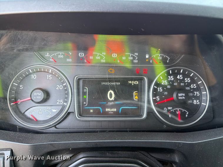 image for item YA4162 2019 International LT625 semi truck