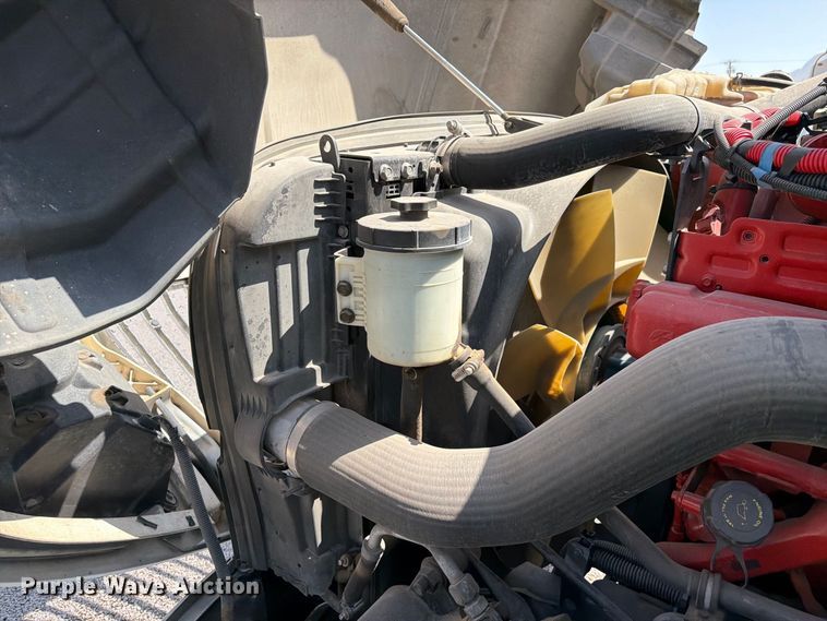 image for item YA4162 2019 International LT625 semi truck