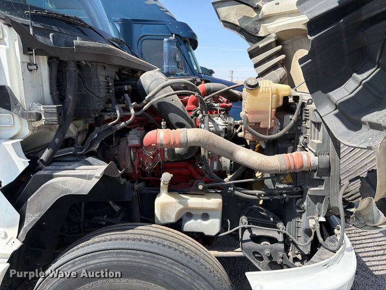 image for item YA4162 2019 International LT625 semi truck
