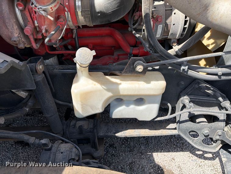 image for item YA4162 2019 International LT625 semi truck
