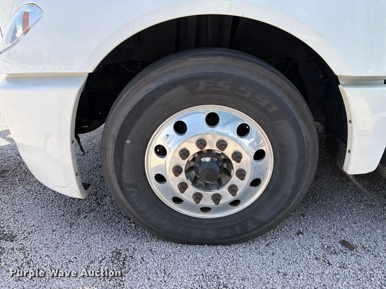 image for item YA4162 2019 International LT625 semi truck