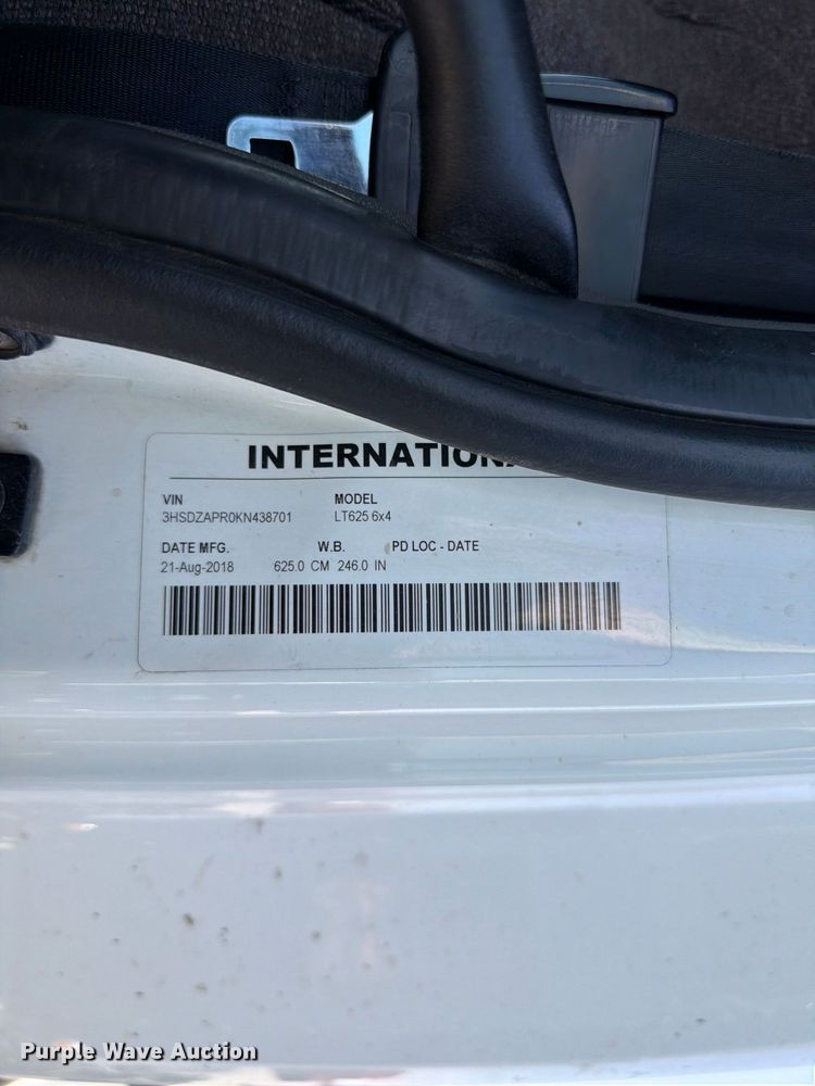image for item YA4162 2019 International LT625 semi truck