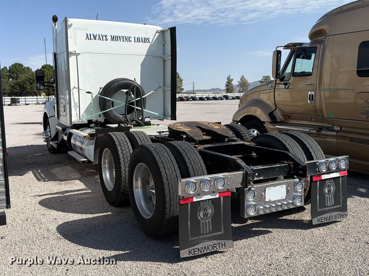 image for item YA4181 2018 Kenworth T880 semi truck