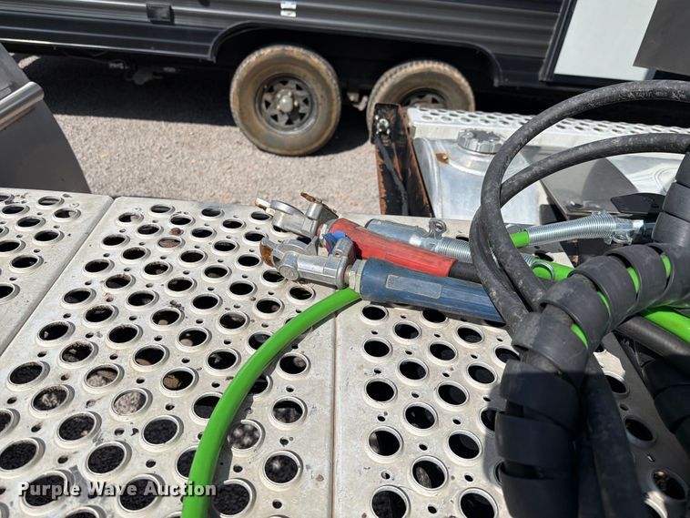image for item YA4181 2018 Kenworth T880 semi truck