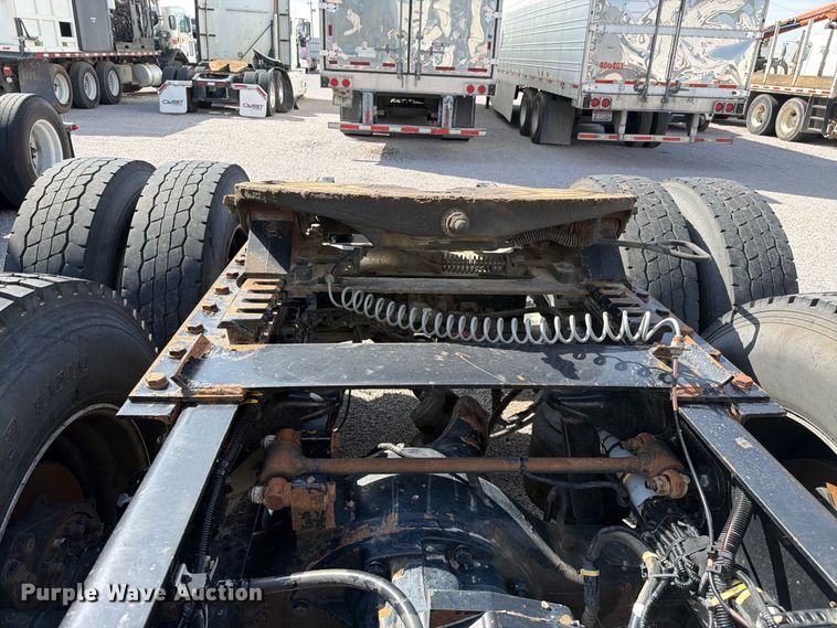 image for item YA4181 2018 Kenworth T880 semi truck