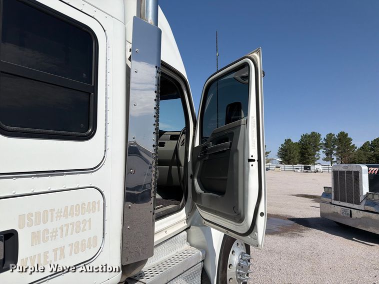 image for item YA4181 2018 Kenworth T880 semi truck