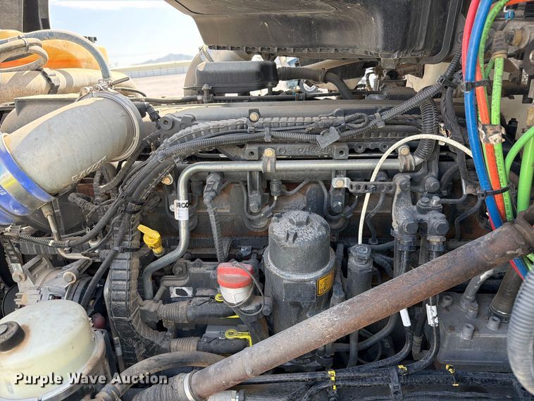 image for item YA4181 2018 Kenworth T880 semi truck