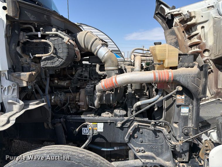 image for item YA4181 2018 Kenworth T880 semi truck