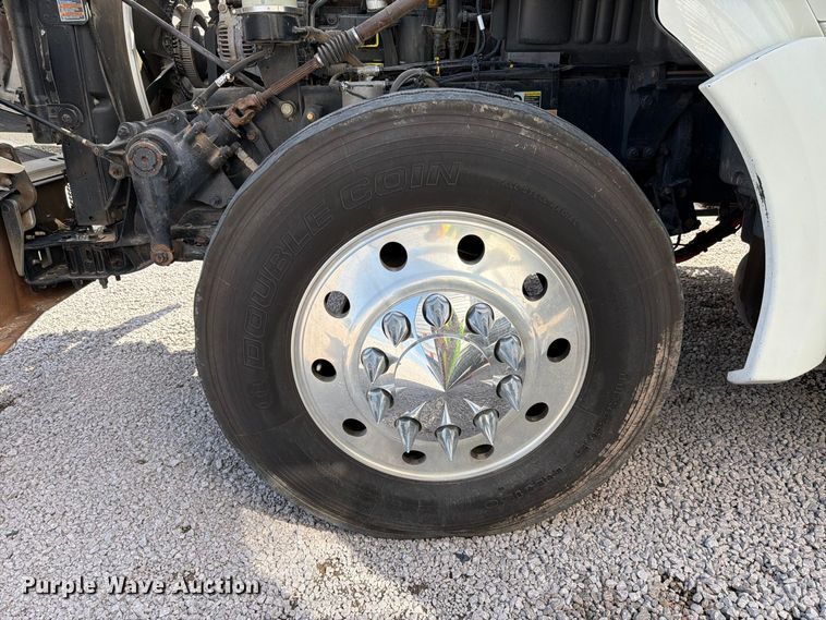 image for item YA4181 2018 Kenworth T880 semi truck