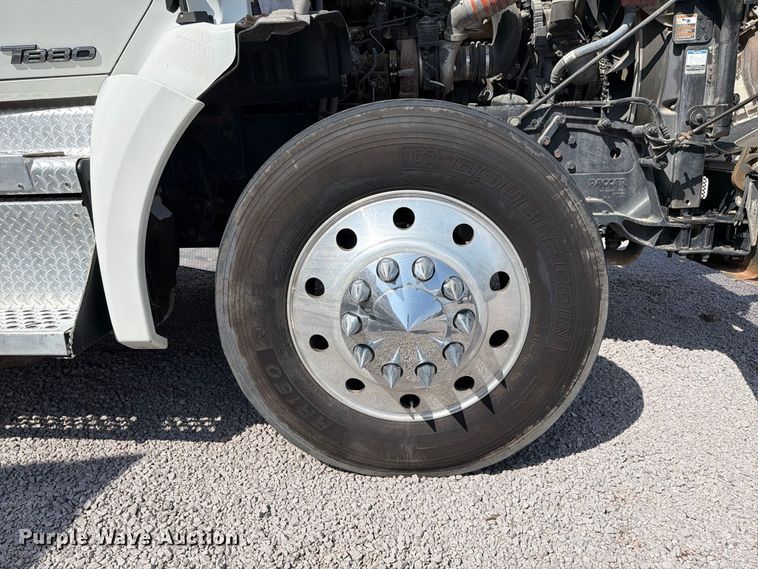 image for item YA4181 2018 Kenworth T880 semi truck