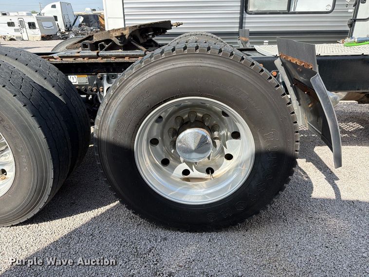 image for item YA4181 2018 Kenworth T880 semi truck