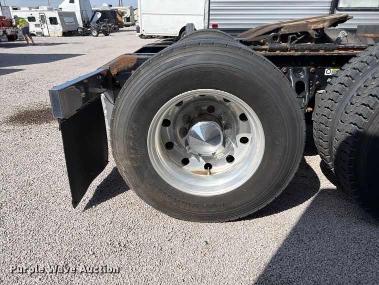 image for item YA4181 2018 Kenworth T880 semi truck