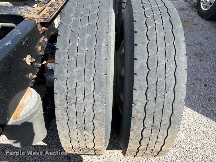 image for item YA4181 2018 Kenworth T880 semi truck