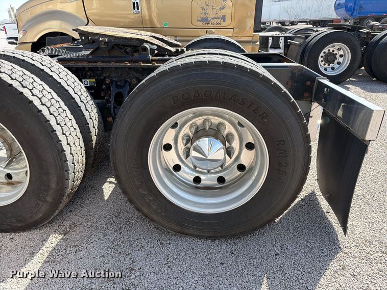 image for item YA4181 2018 Kenworth T880 semi truck