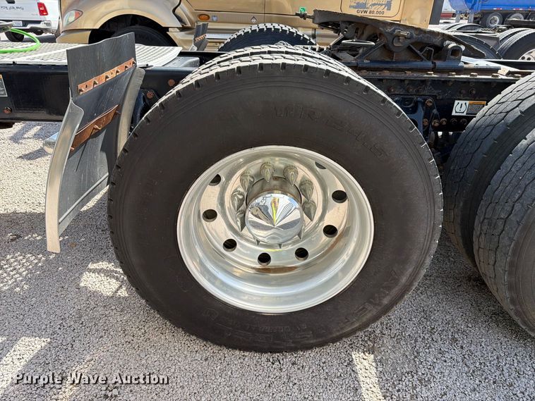 image for item YA4181 2018 Kenworth T880 semi truck