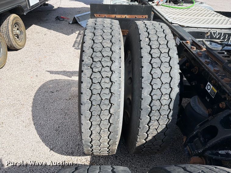 image for item YA4181 2018 Kenworth T880 semi truck