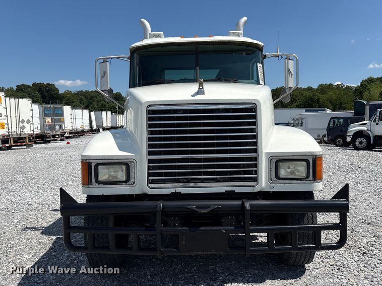 image for item YA4197 2010 Mack Pinnacle semi truck