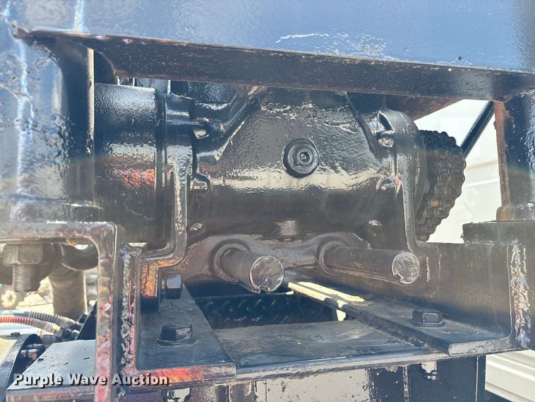 image for item YA4197 2010 Mack Pinnacle semi truck