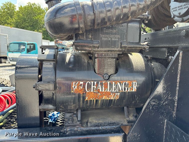 image for item YA4197 2010 Mack Pinnacle semi truck