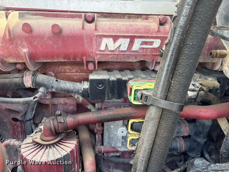 image for item YA4197 2010 Mack Pinnacle semi truck