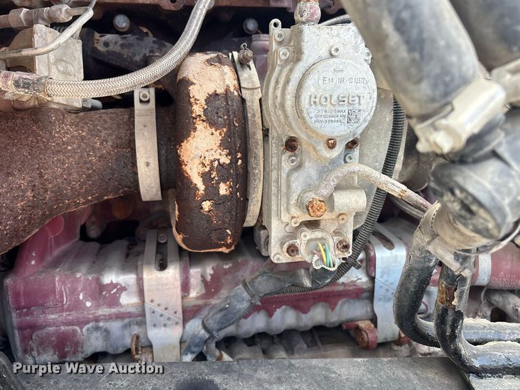 image for item YA4197 2010 Mack Pinnacle semi truck