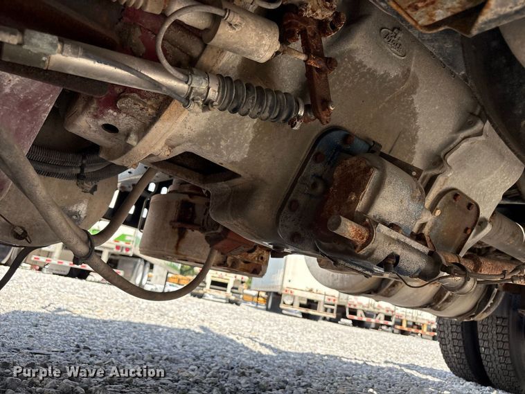 image for item YA4197 2010 Mack Pinnacle semi truck