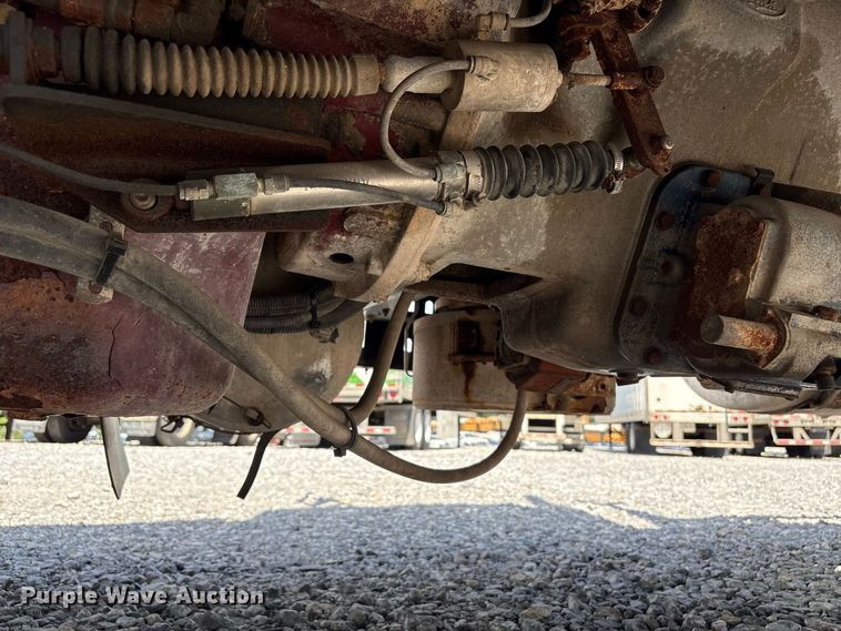 image for item YA4197 2010 Mack Pinnacle semi truck