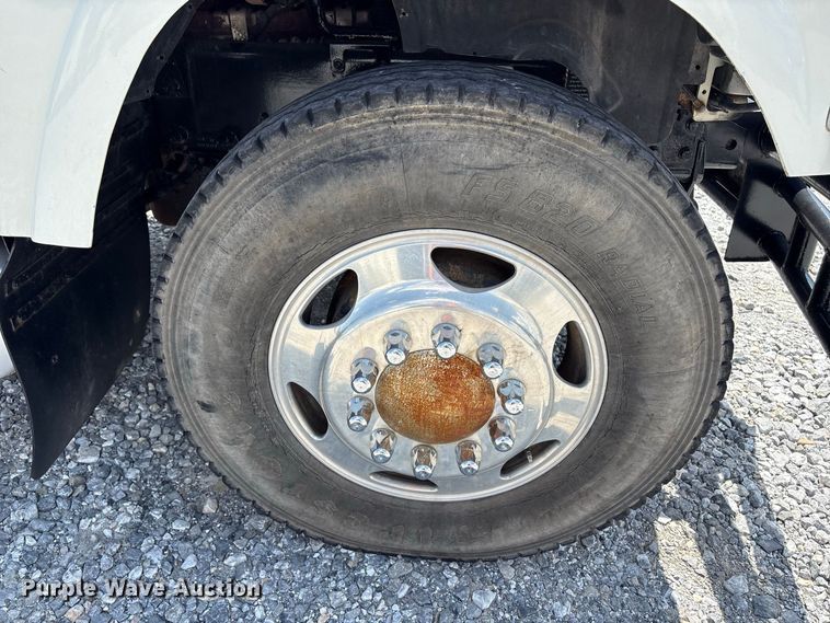image for item YA4197 2010 Mack Pinnacle semi truck