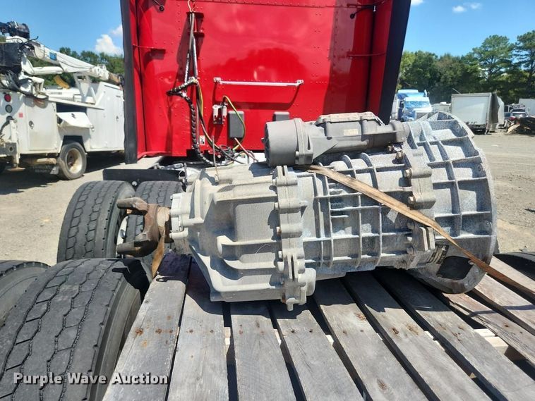 image for item YA4220 2020 Peterbilt 579 semi truck