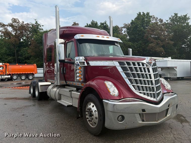 image for item YA4239 2022 International LoneStar semi truck