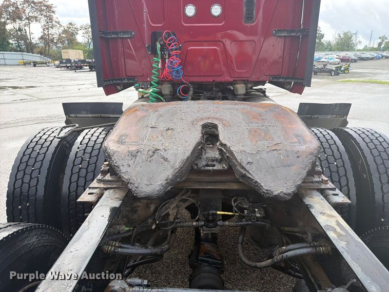 image for item YA4239 2022 International LoneStar semi truck