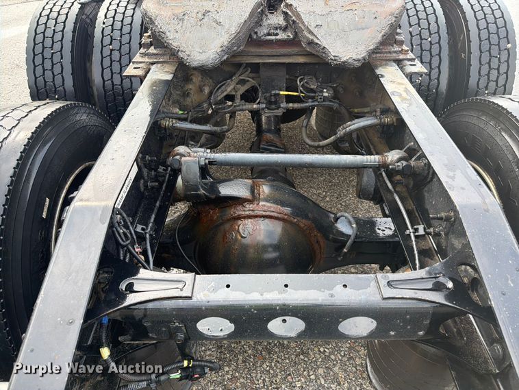 image for item YA4239 2022 International LoneStar semi truck