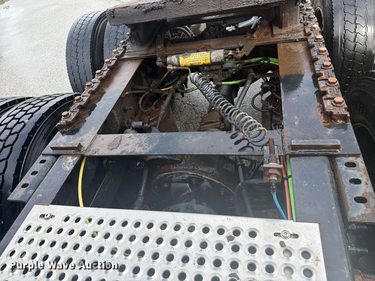 image for item YA4239 2022 International LoneStar semi truck