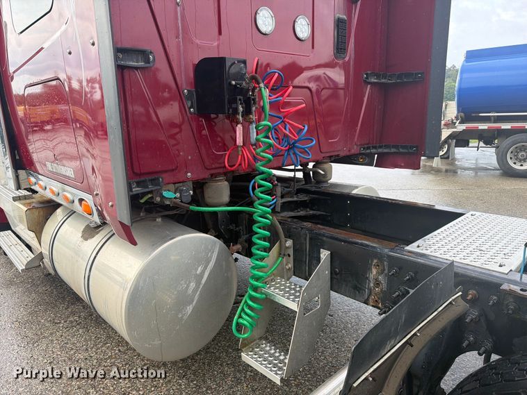 image for item YA4239 2022 International LoneStar semi truck