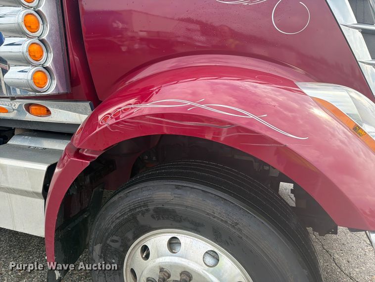 image for item YA4239 2022 International LoneStar semi truck