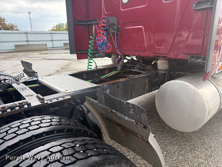 image for item YA4239 2022 International LoneStar semi truck