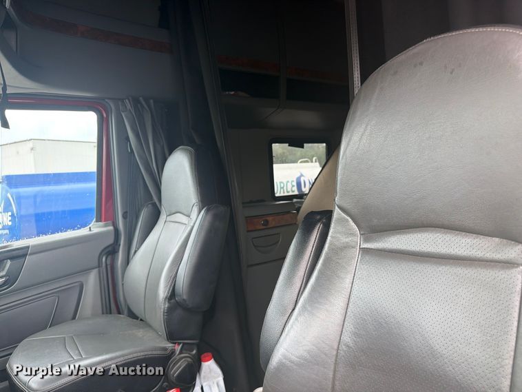 image for item YA4239 2022 International LoneStar semi truck