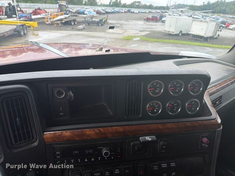 image for item YA4239 2022 International LoneStar semi truck